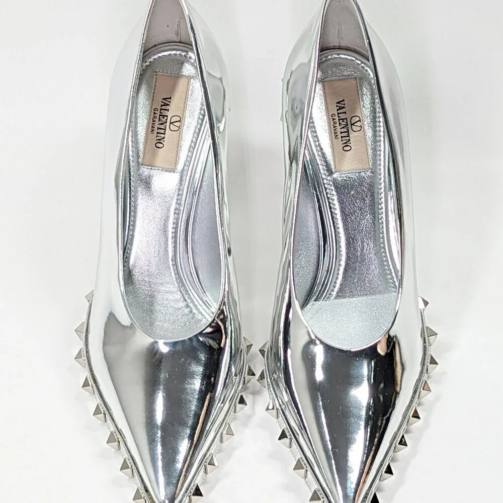 Valentino Garavani Women's Pointed Toe Rockstud Pumps Silver Sz 37.5 MSRP $1,390